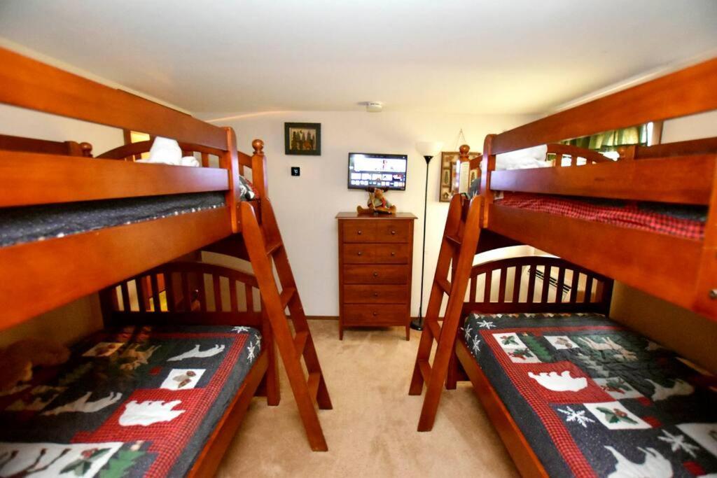 3-Bedroom Vacation Home Steps To Camelback Ski Area Ski-In Ski-Out Crescent Lake Exterior photo